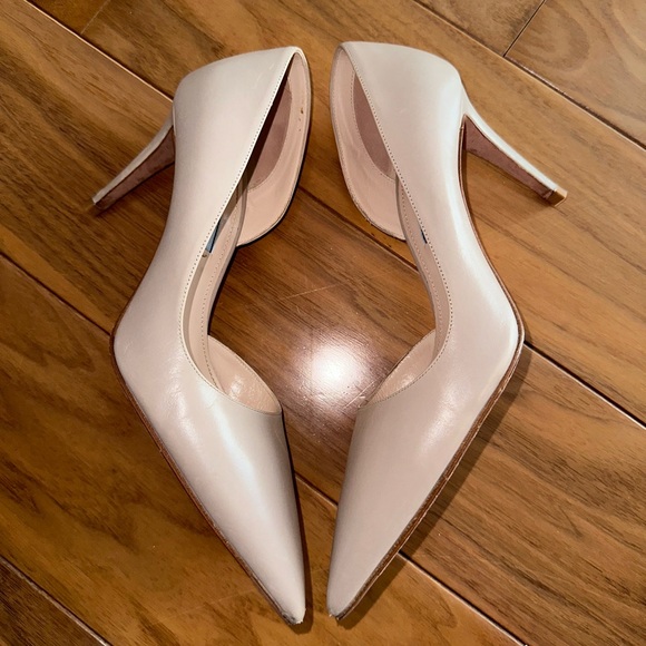 Prada shoes. - Picture 7 of 9